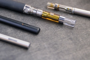 a couple different  Cannabis Cartridge being shown to choose the right type