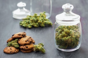 a jar of weed where they know how to store cannabis edibles